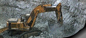 Uranabbau im Tagbau. Die Bagger werden mit Diesel betrieben. Russpartikelfilter?